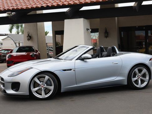 Used 2019 Jaguar F-TYPE R-Dynamic RWD image 5
