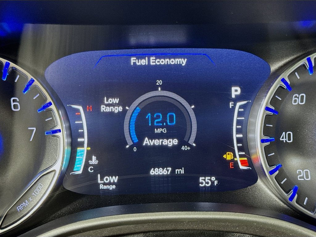 Used 2022 Chrysler Pacifica Touring-L FWD image 25