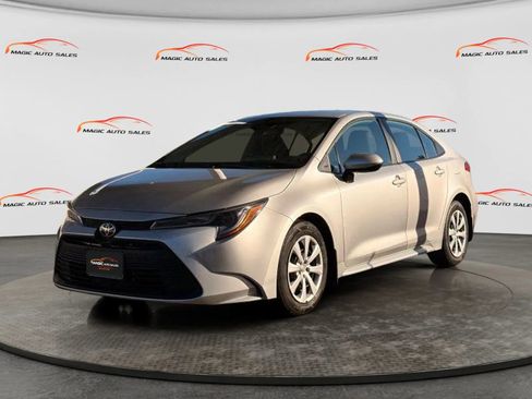 Used 2024 Toyota Corolla LE image 2