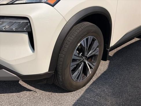 Used 2023 Nissan Rogue SV AWD/4WD image 5