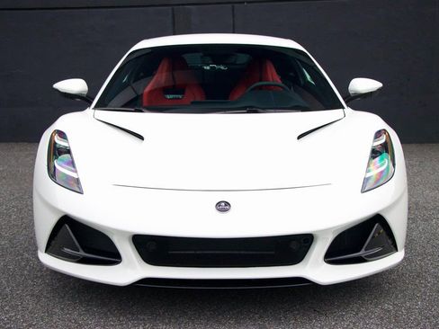 Used 2025 Lotus Emira image 8