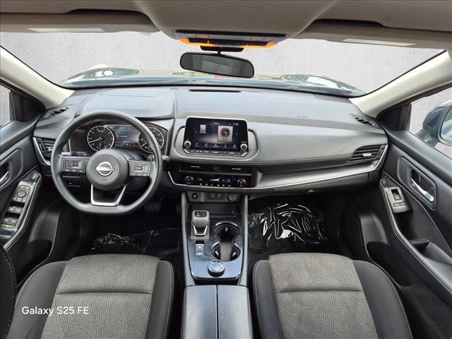 Used 2024 Nissan Rogue SV AWD/4WD image 17