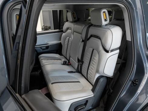 Used 2025 Rivian R1S Adventure AWD/4WD image 41