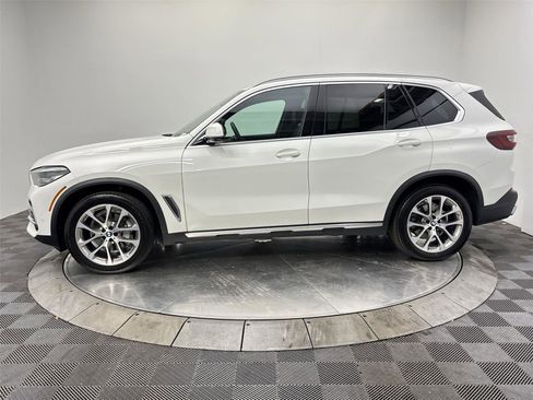 Used 2022 BMW X5 xDrive40i w/ Premium Package image 16