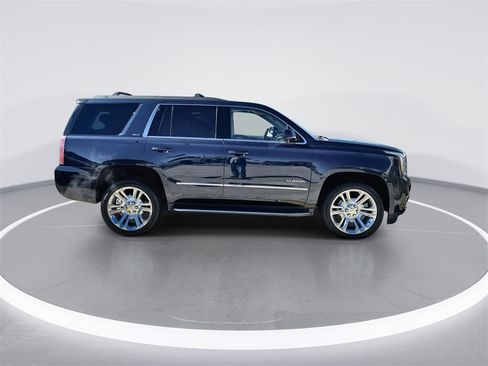Used 2018 GMC Yukon SLT w/ Premium Edition image 9