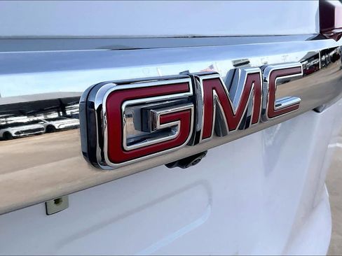 Certified 2023 GMC Acadia SLT image 30