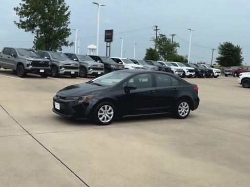 Used 2024 Toyota Corolla LE FWD image 5
