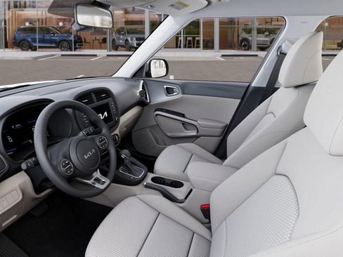 New 2025 Kia Soul LX w/ LX Technology Package FWD image 17