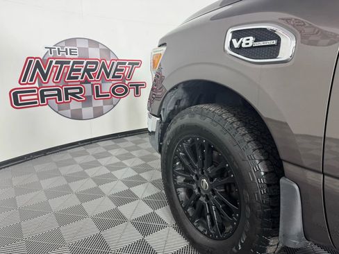 Used 2017 Nissan Titan SL image 26