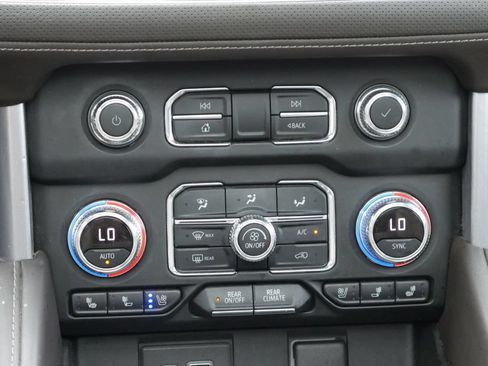 Used 2021 GMC Yukon SLT w/ SLT Premium Package AWD/4WD image 20