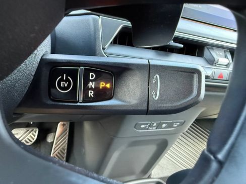 Certified 2024 Kia EV9 GT-Line AWD/4WD image 32
