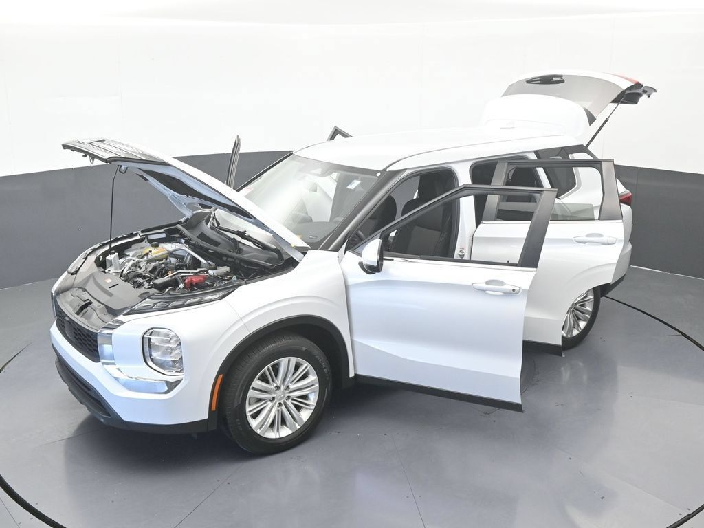 Used 2024 Mitsubishi Outlander ES FWD image 67