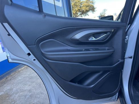 Used 2022 GMC Terrain SLT w/ Tech Package image 17