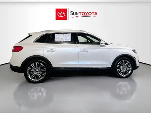 Used 2018 Lincoln MKX Reserve w/ Driver Assistance Package image 2