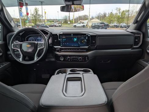 Used 2024 Chevrolet Silverado 1500 LT AWD/4WD image 11