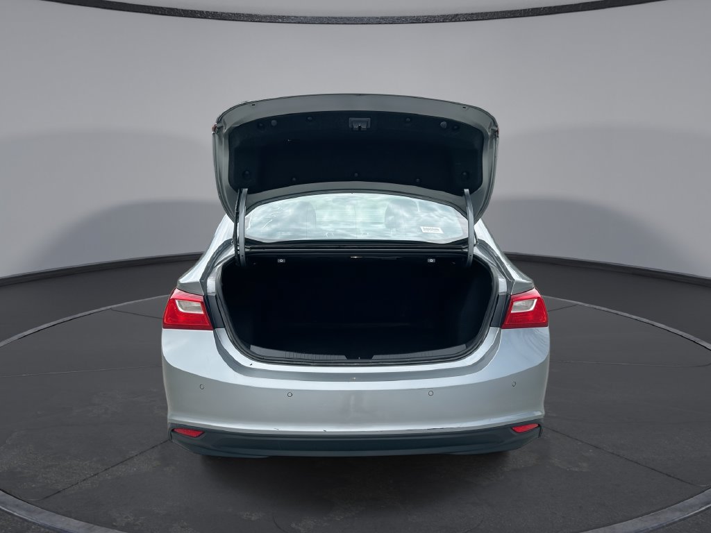 Used 2025 Chevrolet Malibu LT FWD image 29