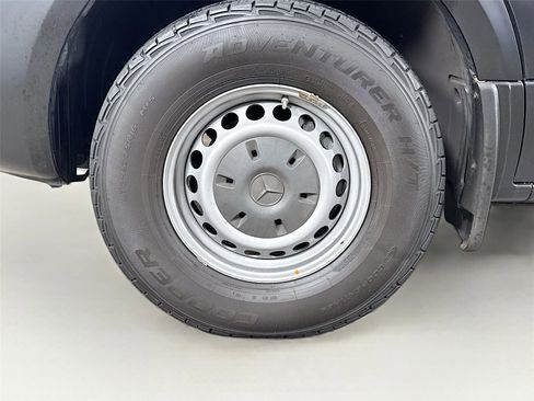 Used 2019 Mercedes-Benz Sprinter 1500 w/ Premium Plus Package image 19