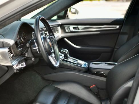 Used 2018 Porsche Panamera Turbo S image 30