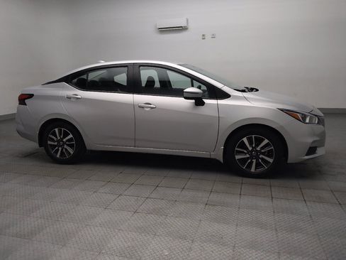 Used 2021 Nissan Versa SV FWD image 11
