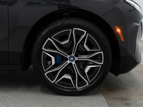 Used 2024 BMW iX xDrive50 w/ Premium Package AWD/4WD image 38