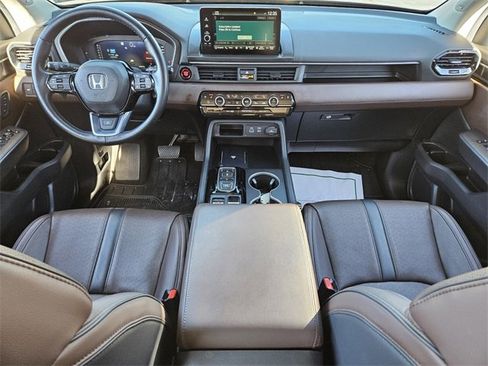 Used 2024 Honda Pilot Elite image 12