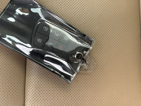 Used 2023 Chevrolet Tahoe Premier AWD/4WD image 19