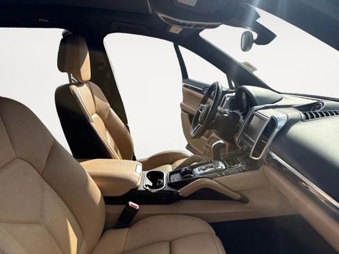 Used 2015 Porsche Cayenne S image 14