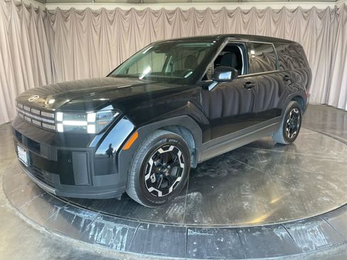 Used 2025 Hyundai Santa Fe SE image 2