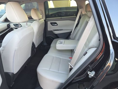 Used 2023 Nissan Rogue SV w/ SV Premium B Package FWD image 20