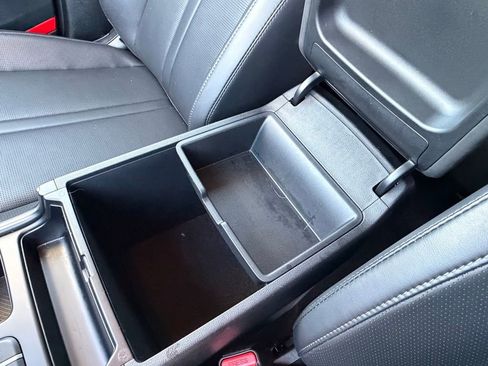 Used 2025 Kia Sorento S image 30