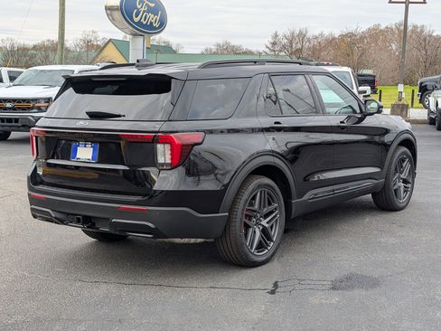 New 2026 Ford Explorer ST-Line w/ ST-Line Street Pack image 9
