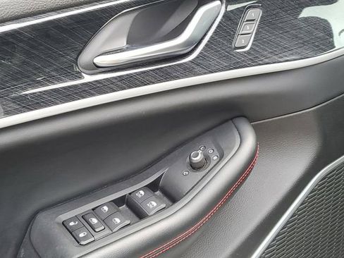 Used 2022 Jeep Grand Cherokee Trailhawk w/ Luxury Tech Group III image 31