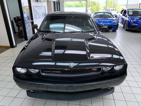 Used 2009 Dodge Challenger R/T RWD image 3
