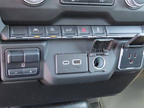 Used 2023 GMC Sierra 1500 Pro w/ Convenience Package AWD/4WD image 5