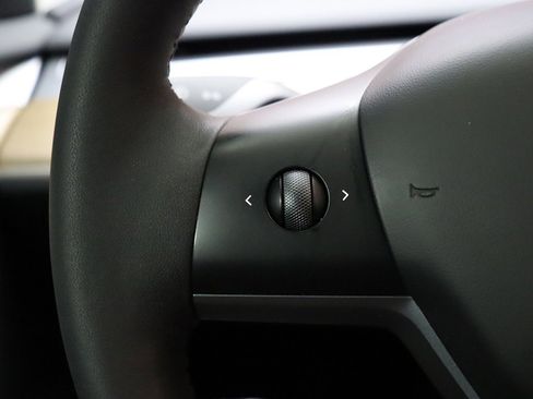 Used 2023 Tesla Model 3 Standard Range image 52