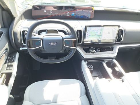 New 2026 Ford Expedition Platinum w/ Platinum Ultimate Package AWD/4WD image 18