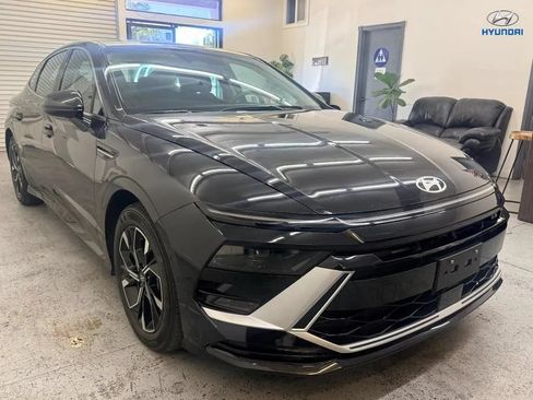 Used 2025 Hyundai Sonata SEL FWD image 1