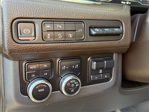 Certified 2022 GMC Yukon XL Denali w/ Max Trailering Package image 18