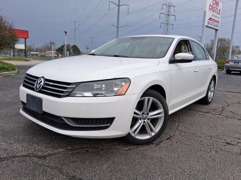 Used 2014 Volkswagen Passat 1.8T SE image 1