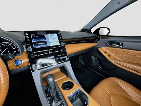 Used 2019 Toyota Avalon Limited w/ Advanced Safety Package FWD image 15