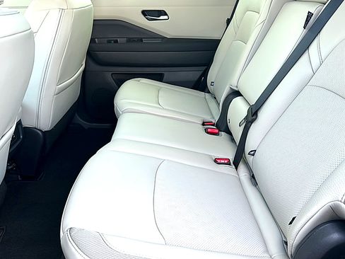 New 2026 Nissan Pathfinder SL FWD image 15