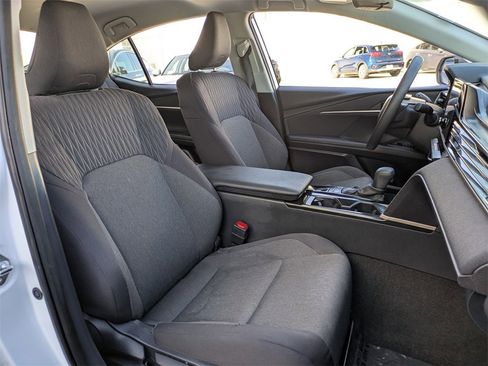 Used 2025 Toyota Camry LE image 28