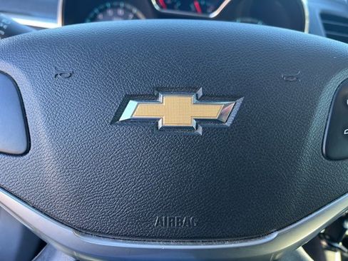 Used 2016 Chevrolet Impala LT w/ Convenience Package image 19