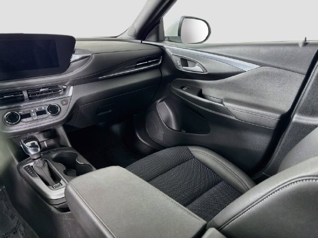 Used 2026 Buick Envista Preferred FWD image 21