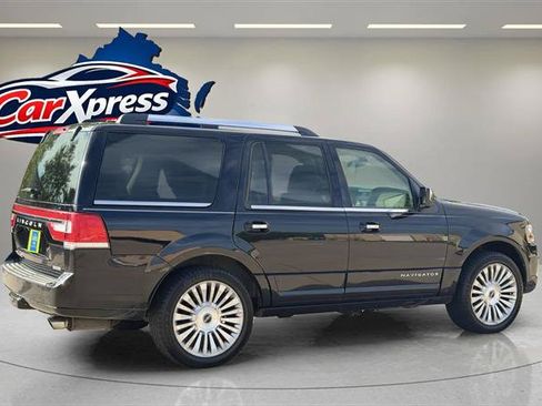 Used 2016 Lincoln Navigator Select AWD/4WD image 11