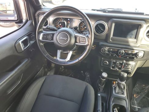 Used 2021 Jeep Wrangler Unlimited Sahara image 10