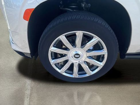 Used 2024 Cadillac Escalade ESV Premium Luxury Platinum image 10