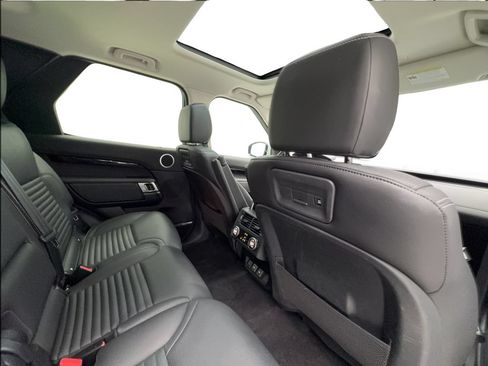 Used 2023 Land Rover Discovery S AWD/4WD image 28