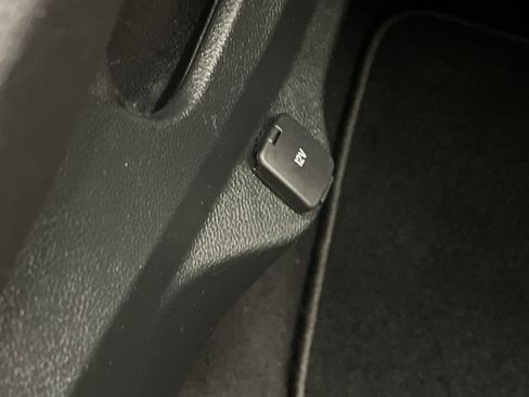 Used 2023 Ford Edge SE image 20