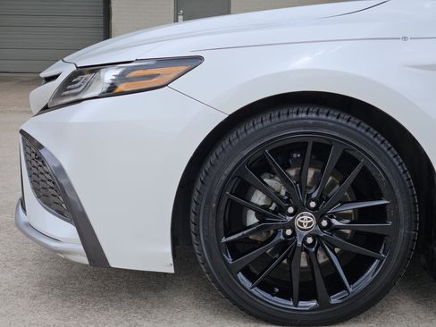 Used 2021 Toyota Camry XSE image 12